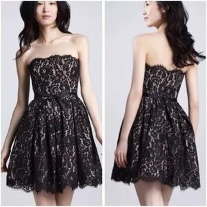 Chic Roberto Rodriguez cocktail strapless  Dress in Black and Gold Lace